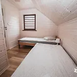 Biale Mrzezyno, Dla Rodzin, Ogrod, Plac Zabaw Lodge
