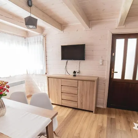 Biale Mrzezyno, Wypoczynek W Ciszy I Zieleni Lodge